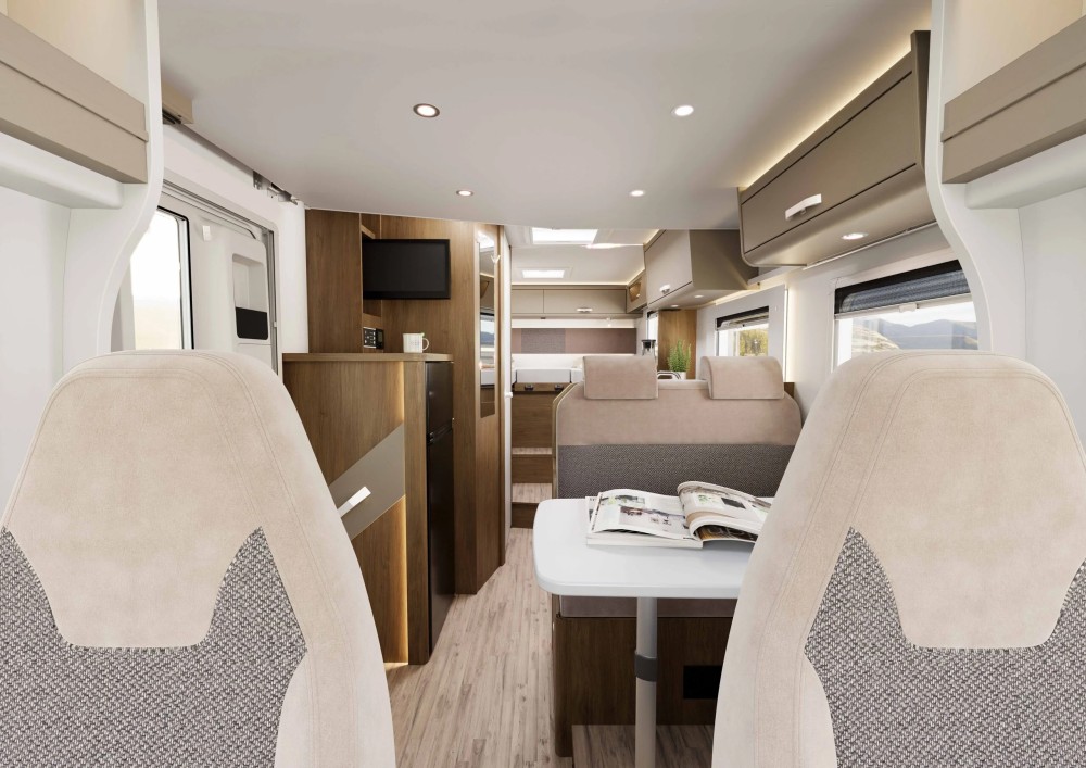 Luxury 4 Berth Motorhome - image 11