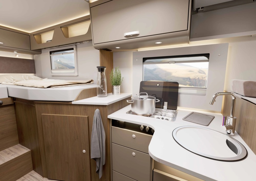 Luxury 2 Berth Motorhome - image 8