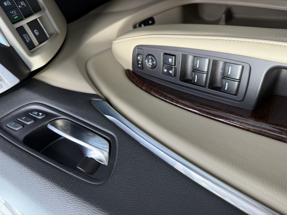 Acura MDX - image 13