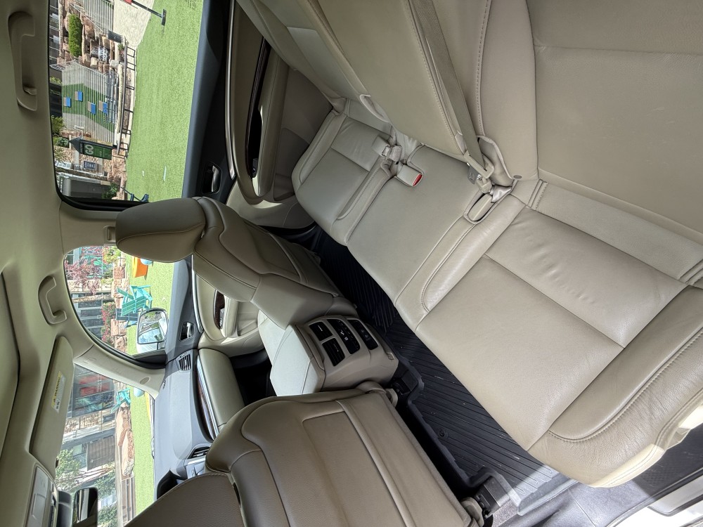 Acura MDX - image 12