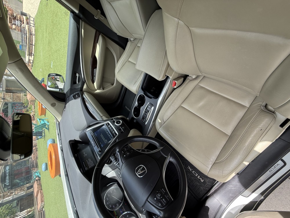 Acura MDX - image 11