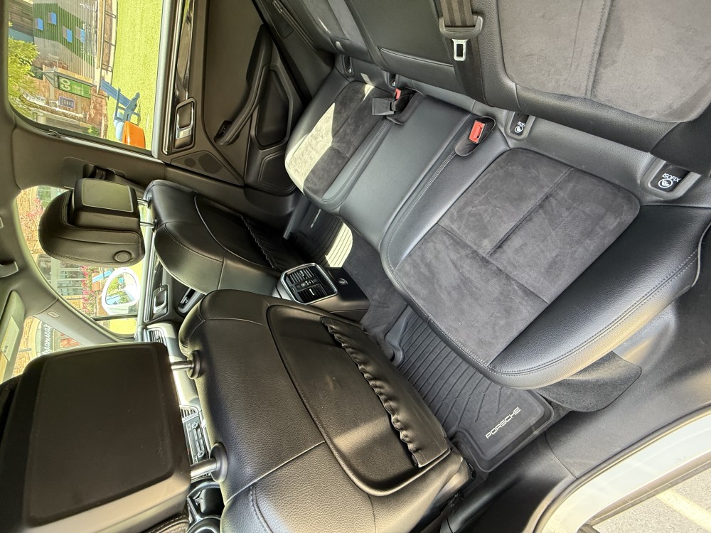 Porsche Macan - image 13