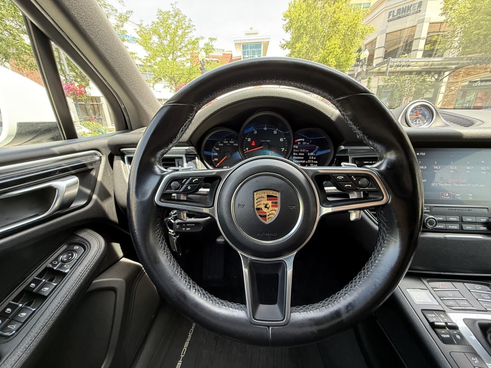 Porsche Macan - image 8