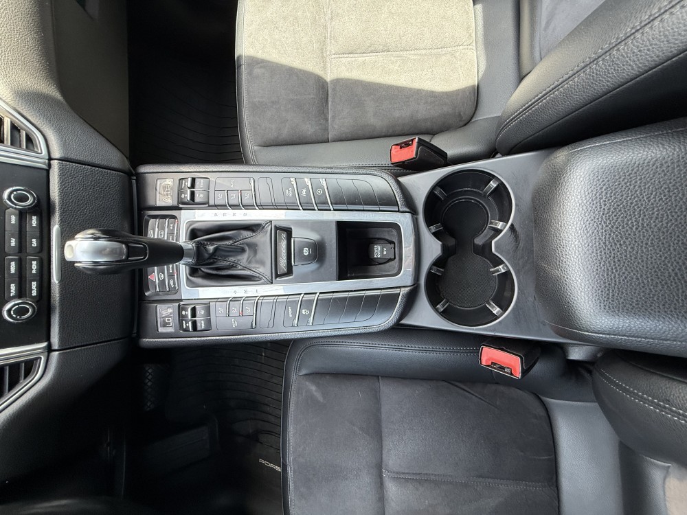 Porsche Macan - image 14