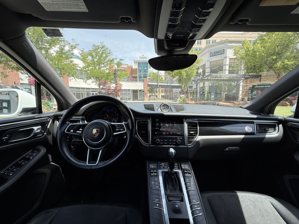 Porsche Macan - image 11