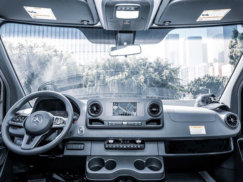 Mercedes Sprinter Grand (12 Seater) - image 9