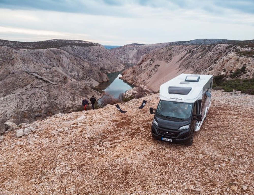 Semi-Integrated (4 Berth) - image 8