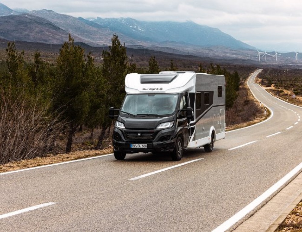 Semi-Integrated (4 Berth) - image 2