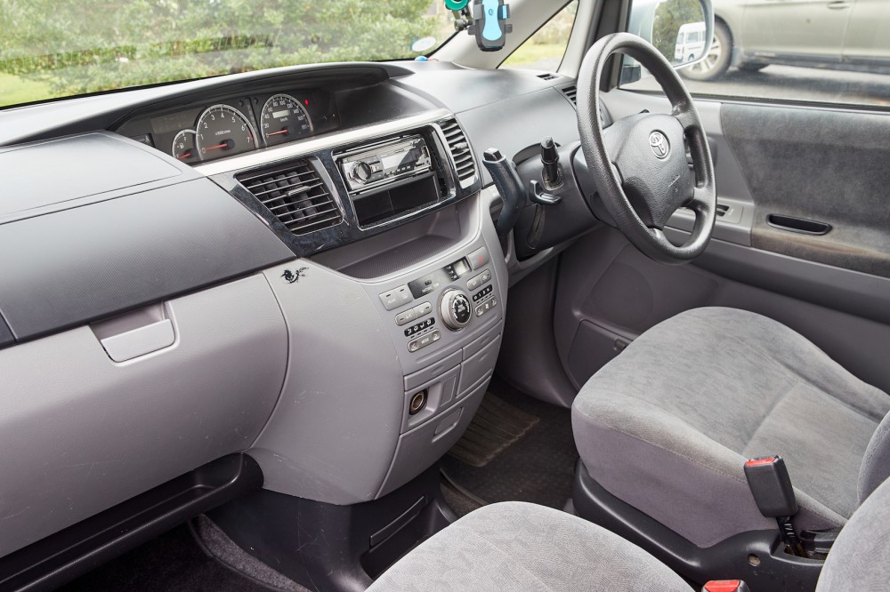 Sleepervan Generation 2 - Solar & Awning & Inverter - image 8