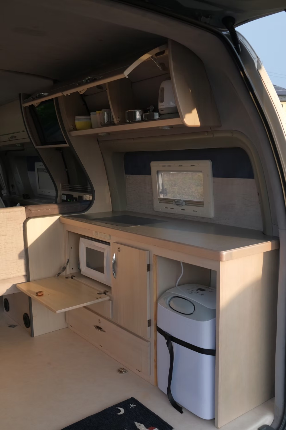 Toyota Voyager - image 9