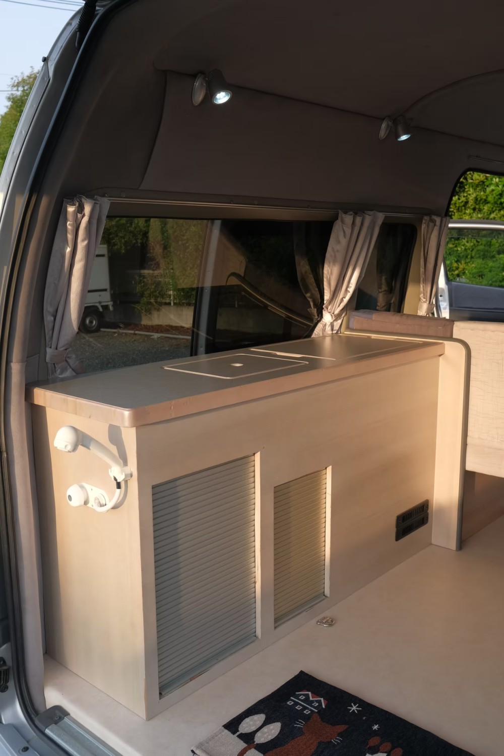 Toyota Voyager - image 14