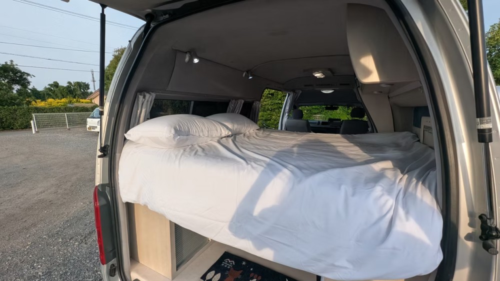 Toyota Voyager - image 16