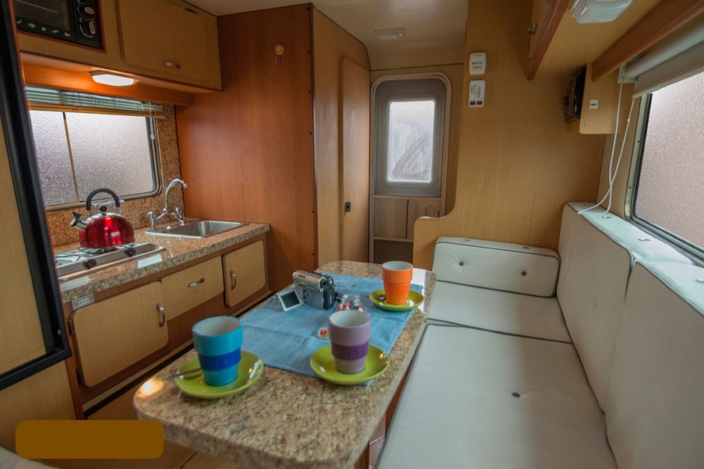 Delux 4x4 Camper - image 3