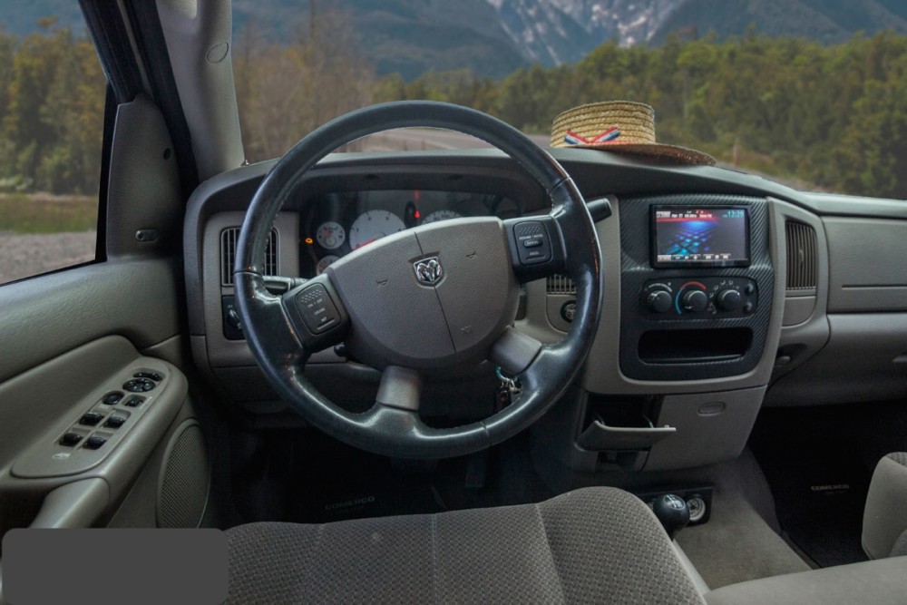 Delux 4x4 Camper - image 6