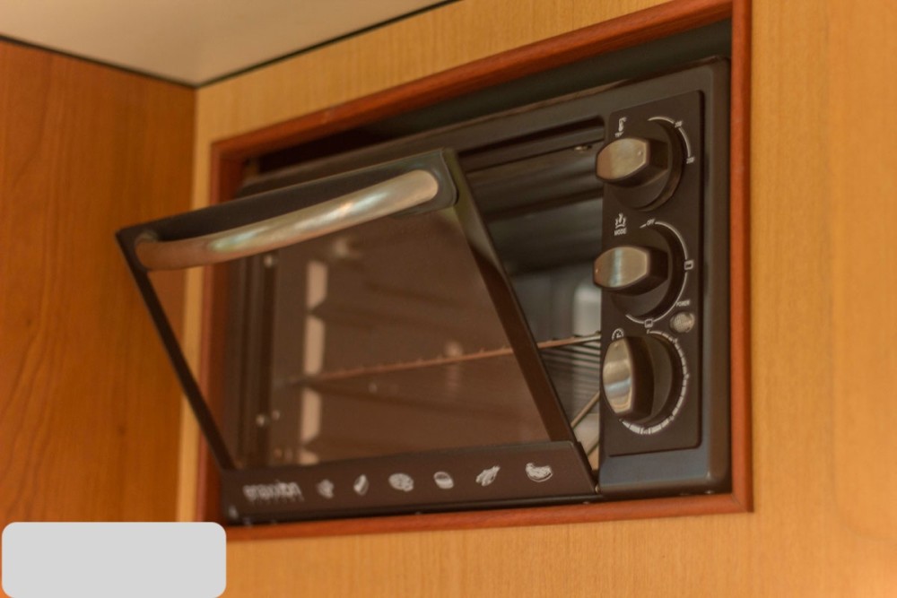 Delux 4x4 Camper - image 7