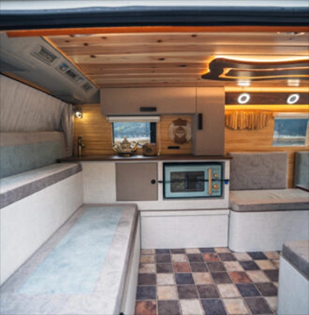 Large Camper - image 7