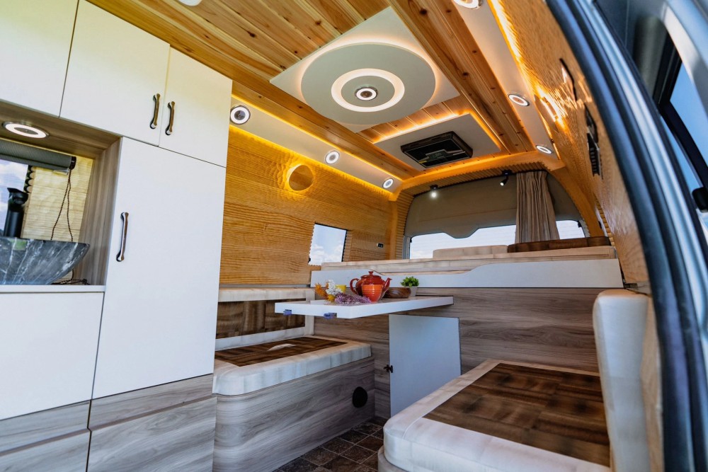 Extra Large Campervan - image 4