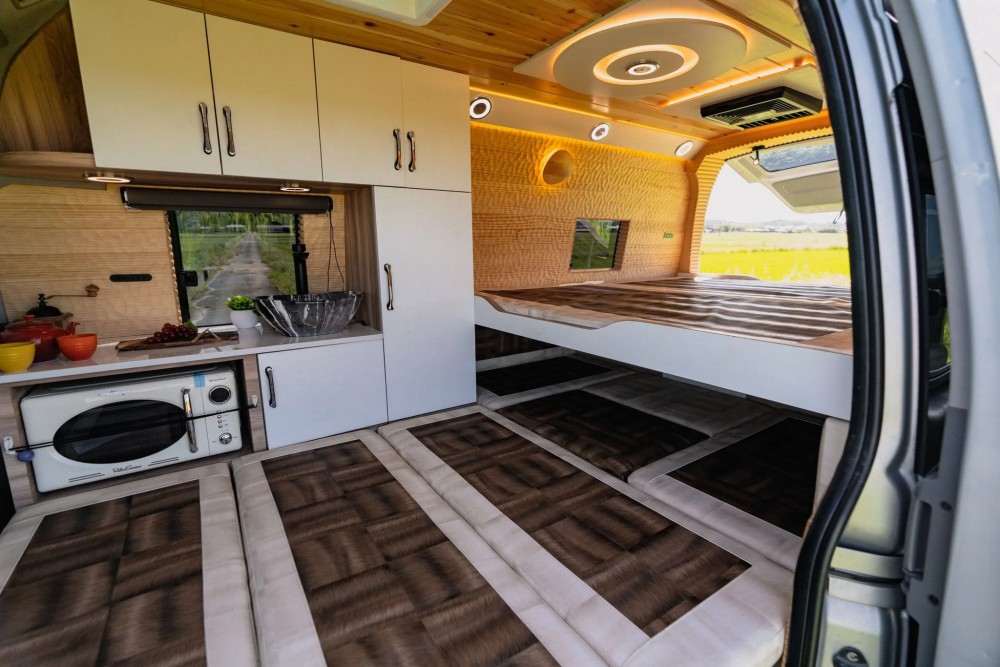 Extra Large Campervan - image 7