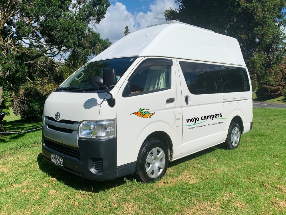 High Roof Hiace - image 2