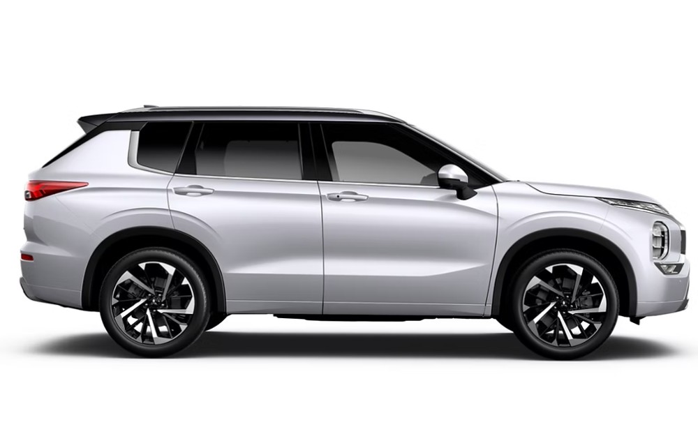 7 Seater Car - image 2