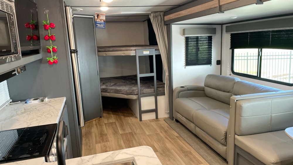 Keystone Bullet Crossfire 2730BH Travel Trailer - image 9