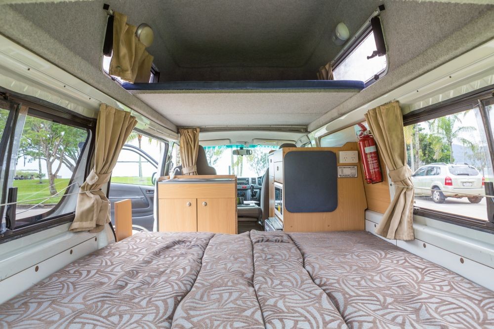 3 Person High Top Campervan - image 5