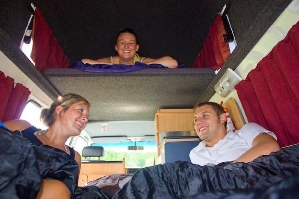 3 Person High Top Campervan - image 12
