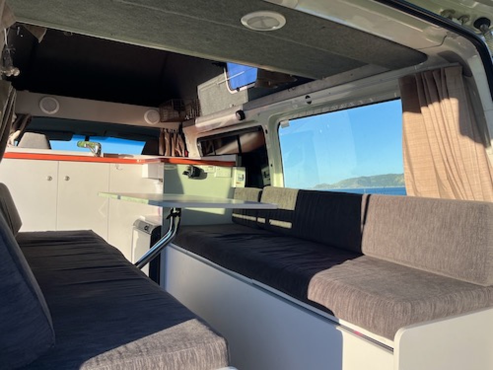 High Roof Hiace - image 4