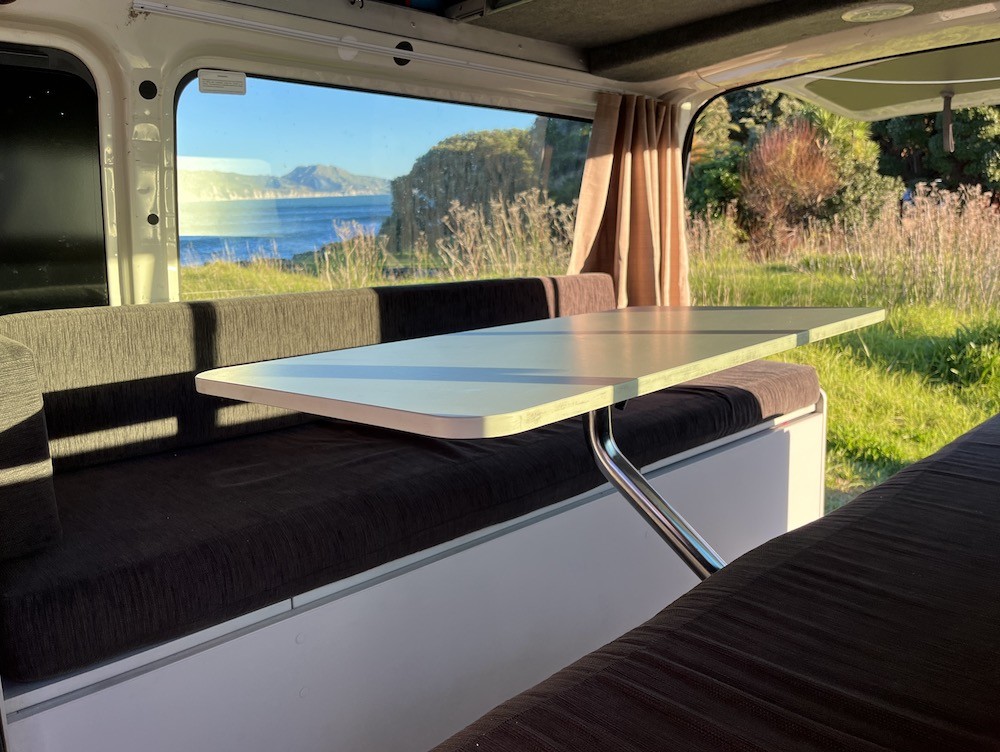 High Roof Hiace - image 6