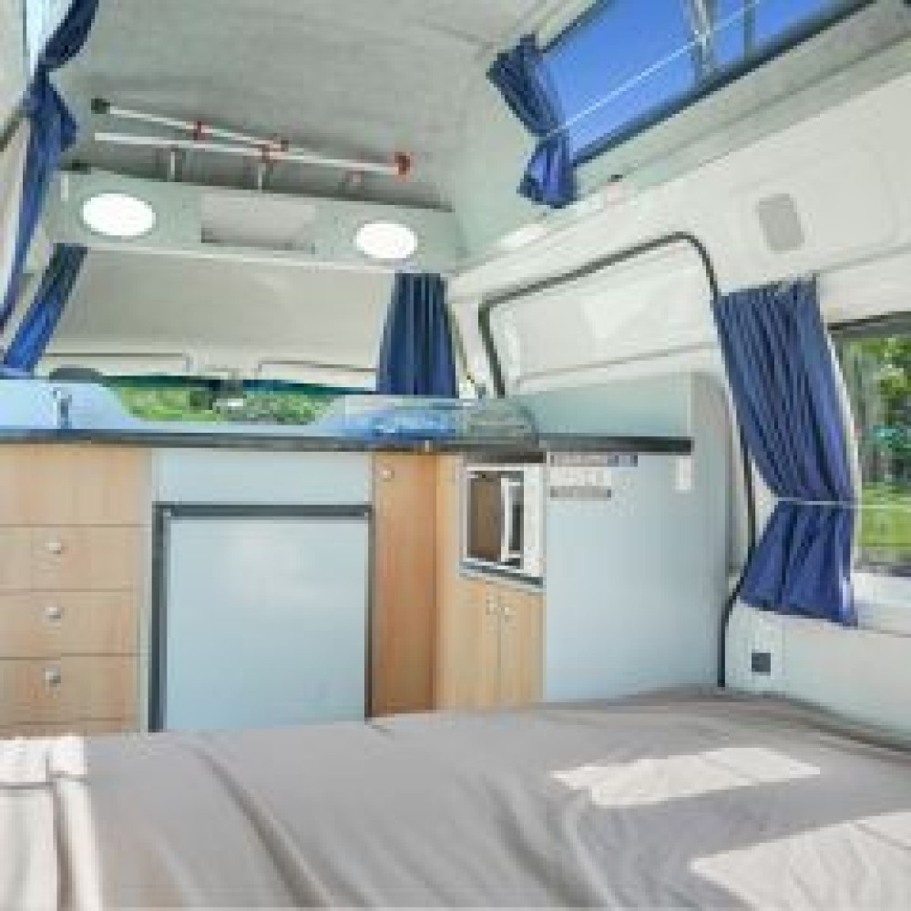 5 Person Campervan - image 6