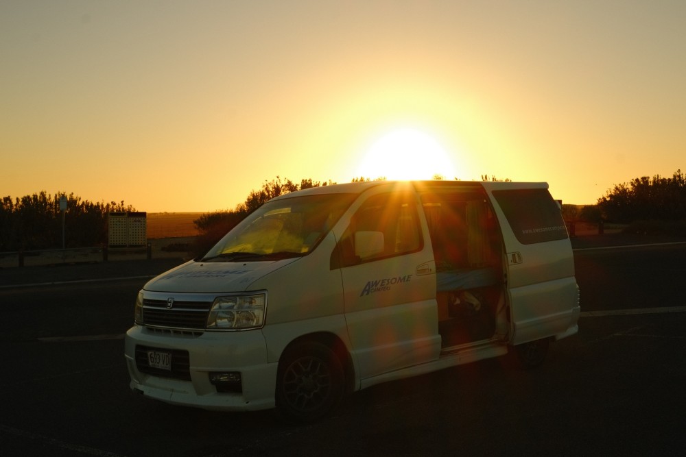 Sun Chaser Camper - image 9