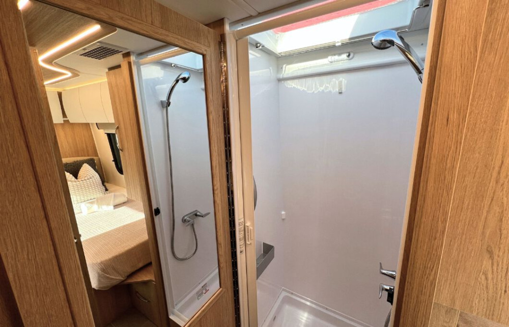 B+ Premium - image 6