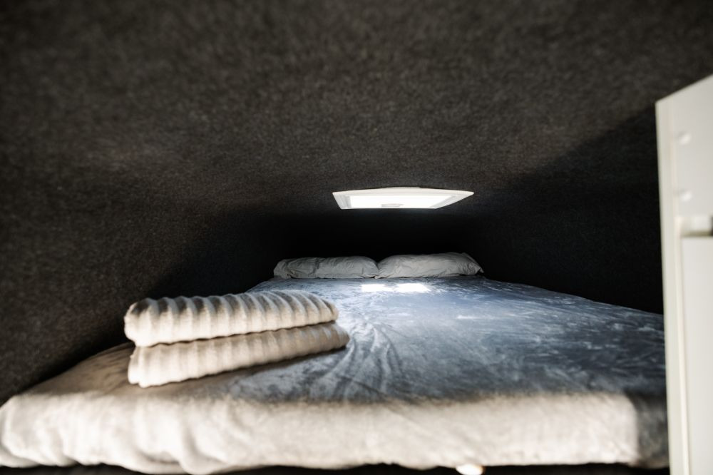 4 Berth Hi-Top - image 4