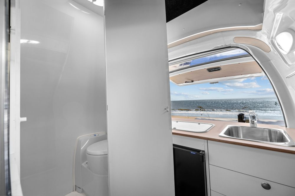 4 Berth Hi-Top - image 7